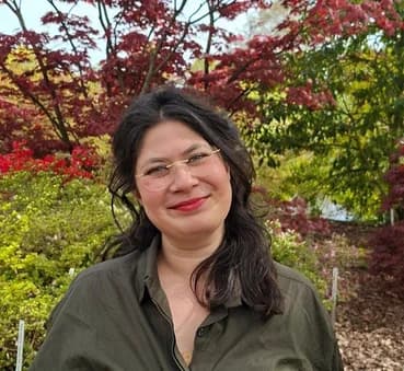 Portrait of Ms Farah
