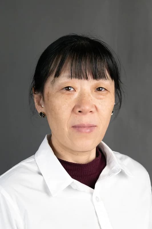 Portrait of Ms Yiwen